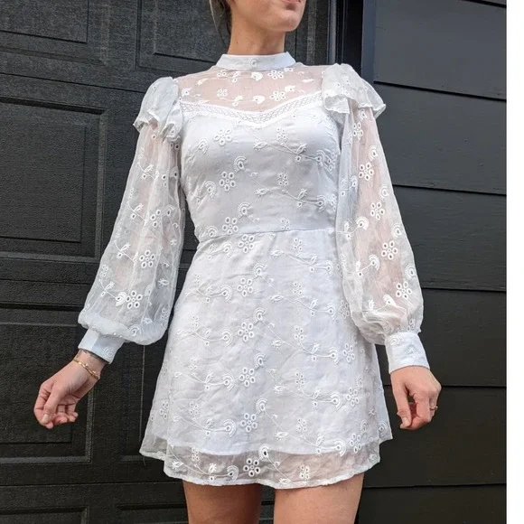 Modcloth Eyelet Lace Mini Dress in White - Picture 1 of 10